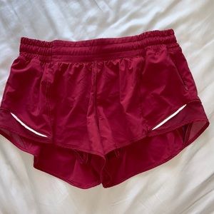 Lululemon 2.5 hottie hot shorts size 6